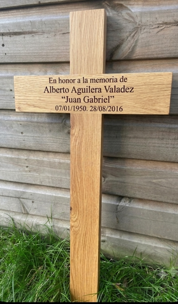 Grabado conmemorativo con frase dedicatoria